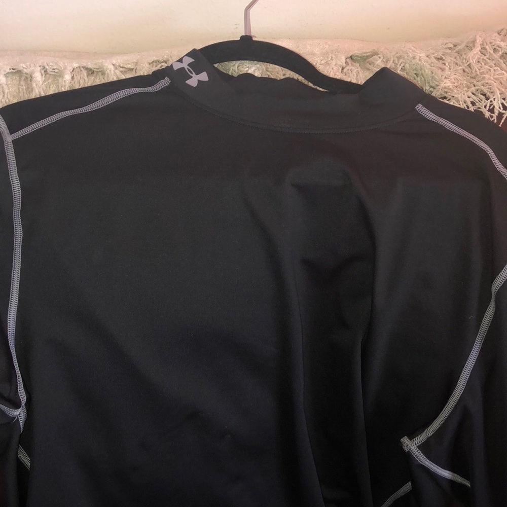 NWOT Men’s long sleeve cold gear shirt